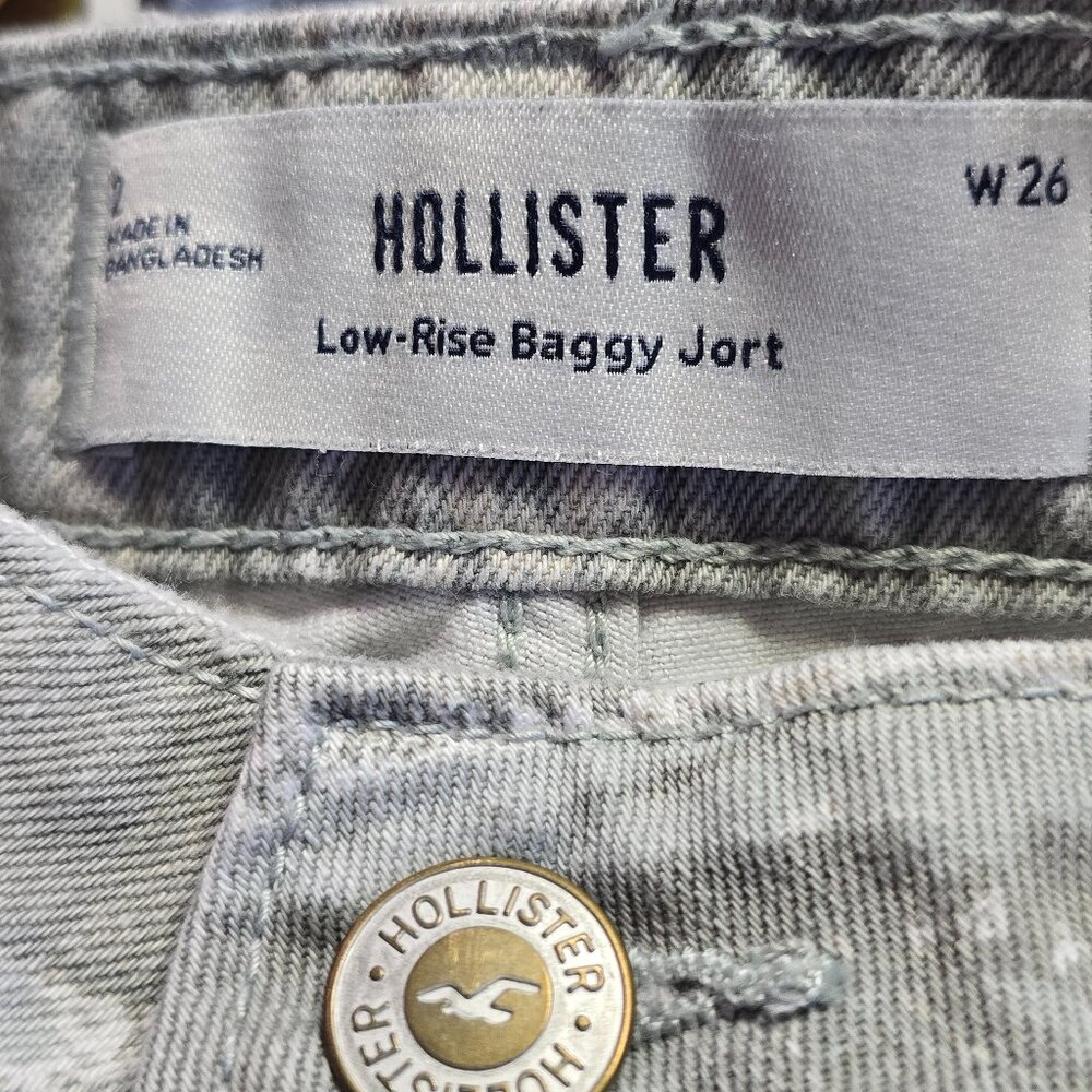 Hollister Low Rise Baggy Jort Women’s W26 Gray Camo Denim Shorts Y2K Streetwear